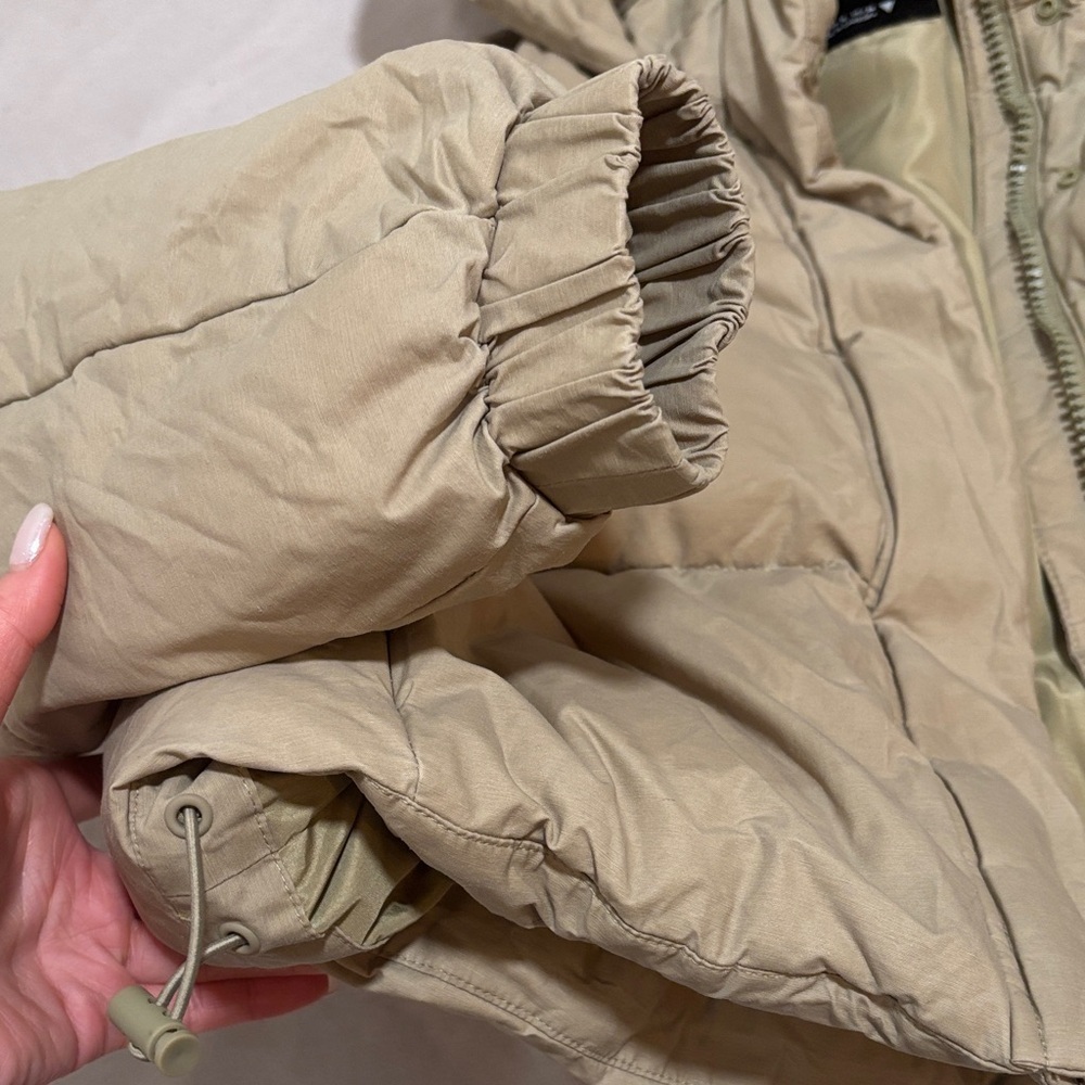 Zara Women's Beige Hooded Puffer Jacket - Picture 9 of 14